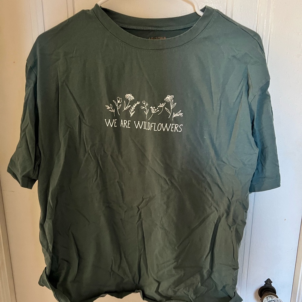 Arizona Jean Company Green Short Sleeve Tee
